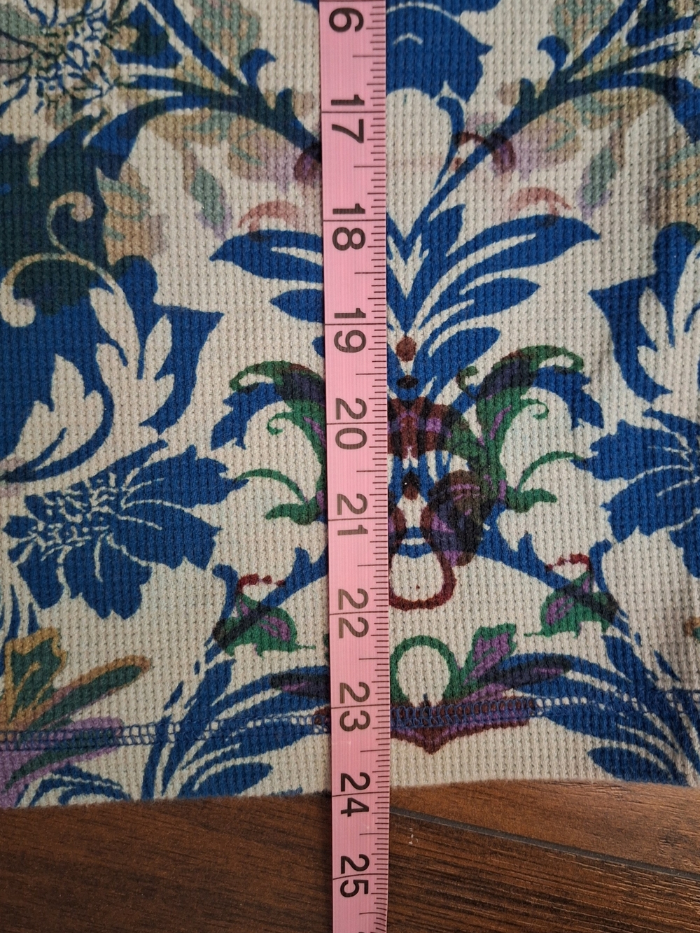 Sundance Blue Floral Long-Sleeve Thermal Top Size Medium - Picture 10 of 11